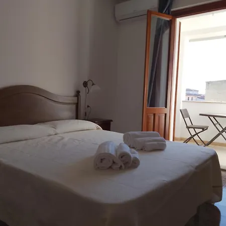 S' Agrustu Πανσιόν